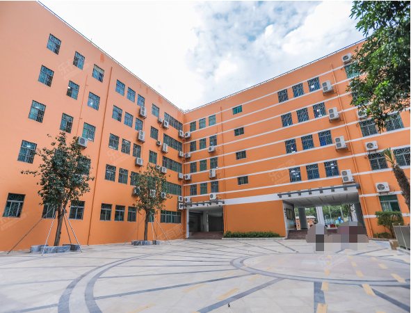 學??照{集中控制系統